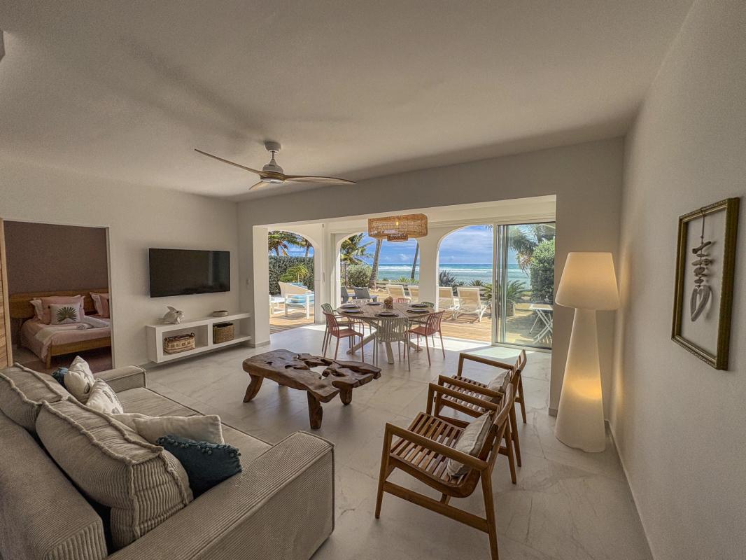 15.Location villa pied dans l'eau Saint François Guadeloupe_Salon